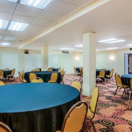 Econo Lodge - South Bend Kültér fotó